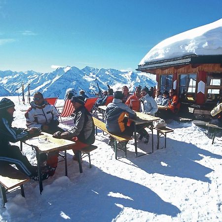 Spacious Holiday Flat Close To The Ski Area Uderns Bagian luar foto