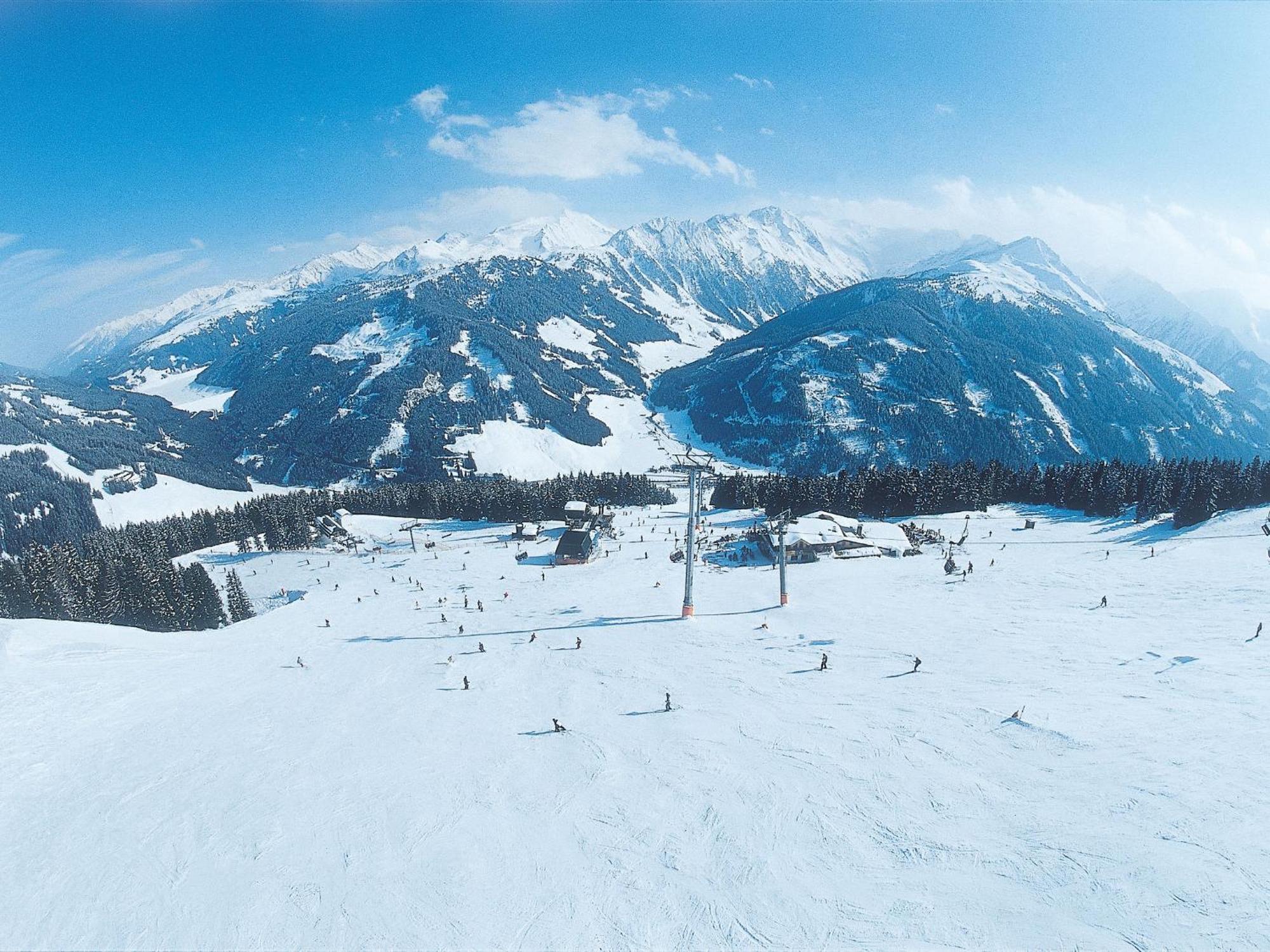 Spacious Holiday Flat Close To The Ski Area Uderns Bagian luar foto